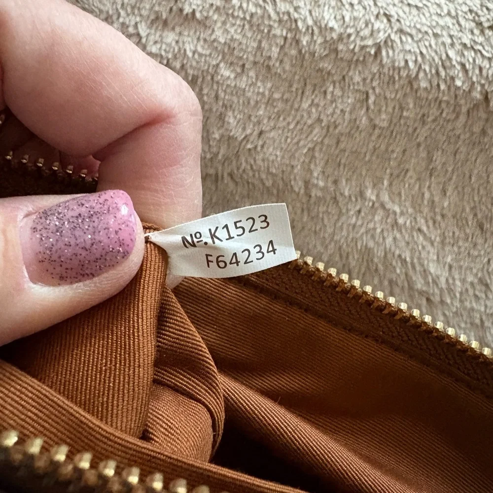 Coach Tan and Gold Shoulder Bag-used once. Like New. - Picture 6 of 8